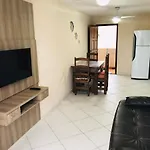 Lindo apê 1 min a pé da areia da Praia Grande-O mais perto! com Varanda